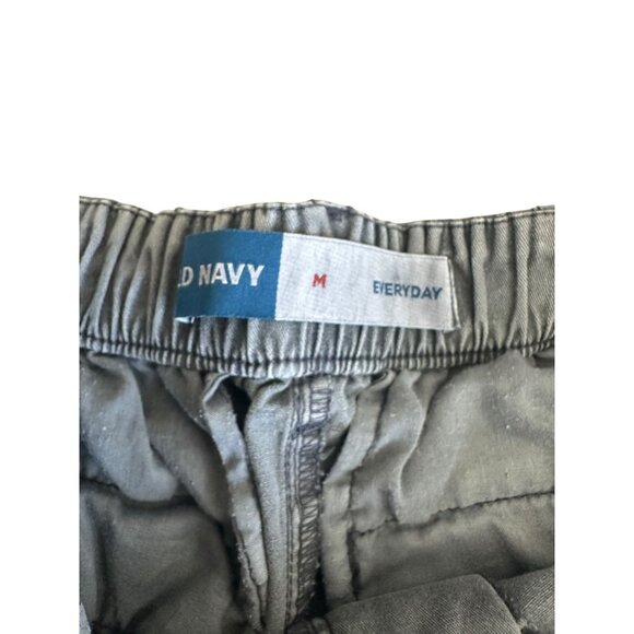 OLD NAVY Everyday Cuffed Gray Shorts Size Medium - Picture 4 of 6